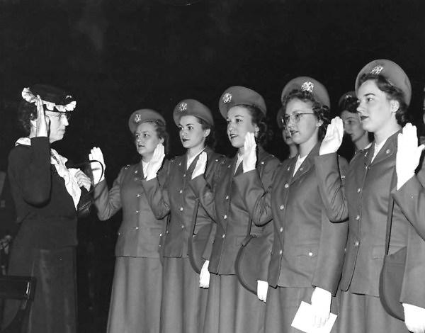 Nursing cadets being sworn in at the University of Minnesota, 1944
